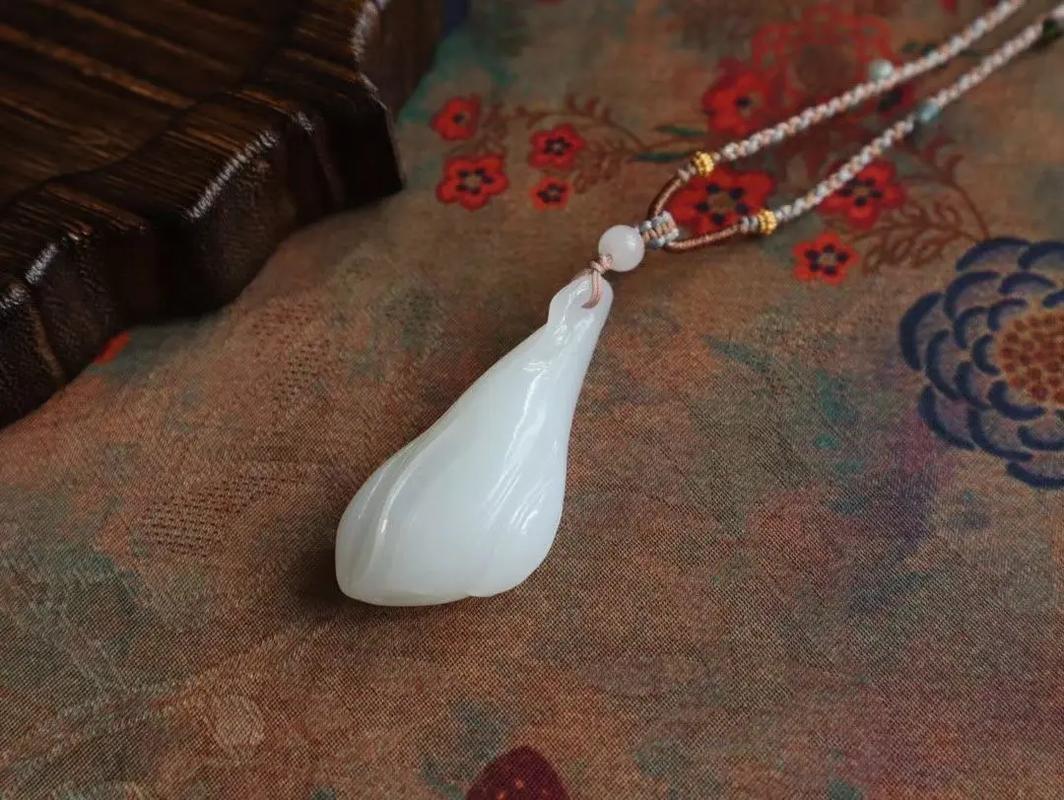jade-pendants jade-pendants