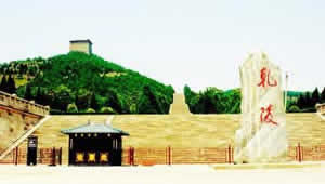 Soul of Ancient Xian: Qianling Mausoleum & Xianyang Museum Day Tour from Xi'an