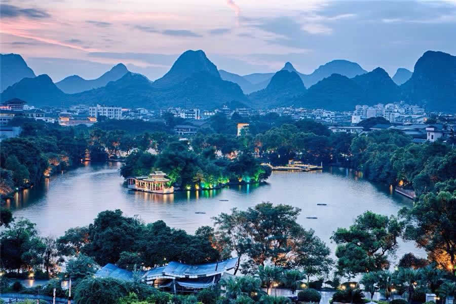 2 Days Guilin Tour Package from Xian by Flight