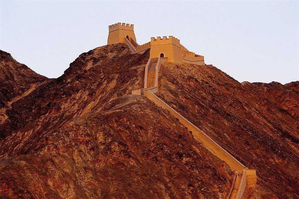 1 Day Tour in Jiayuguan: Jiayuguan Pass, Overhanging Great Wall, Wei and Jin Tomb