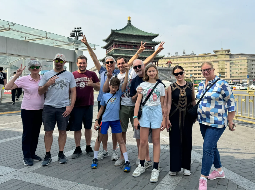 Smooth Xian to Luoyang Day Tour: Enjoy a Comfortable & Efficient High-Speed Train Trip to Longmen Grottoes and Shaolin Temple