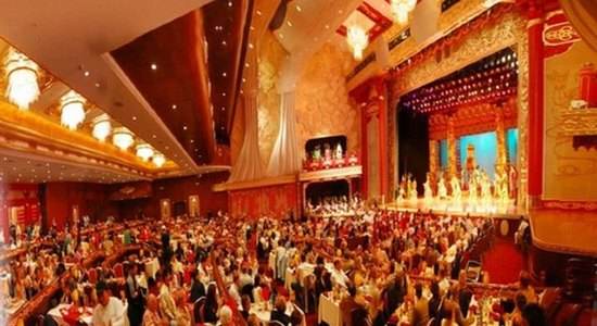 Tang Dynasty Music and Dance Theater was esrablished in 1998, had its roots in folk fetes, when dances were first performed by people as part of rituals of prayer for a good harvest or a better life.