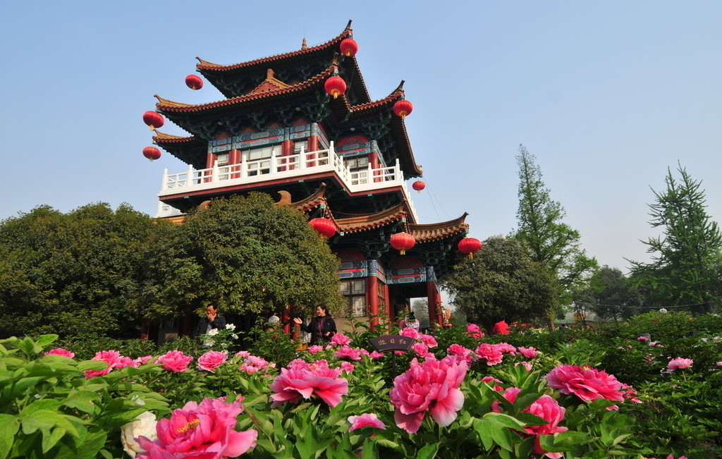 Luoyang_attractions.jpg