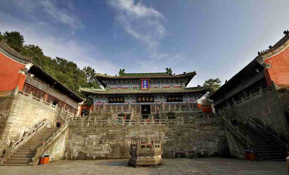 ancient_building_complex_wudang_mountain.png