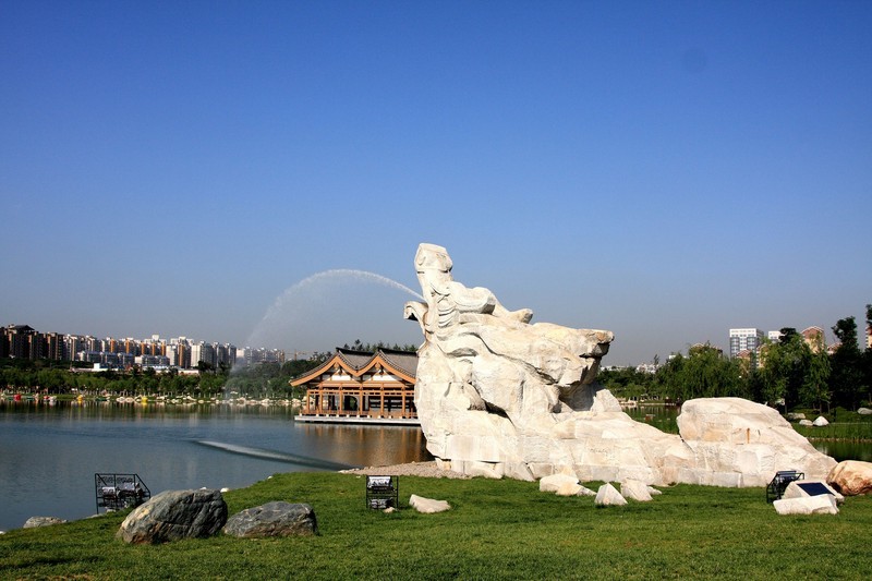 Qujiang_pool_heritage_park.jpg