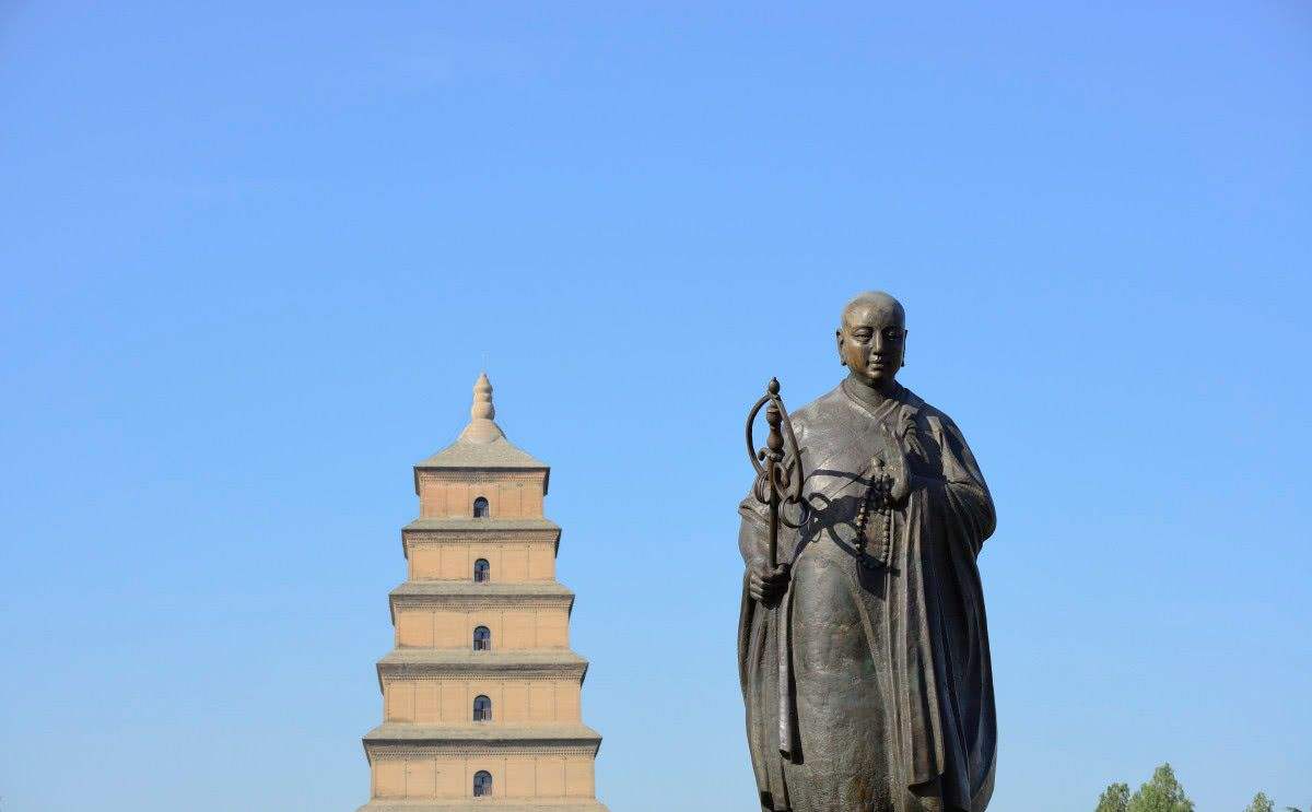 Bronze_statue_of_Master_Tangxuanzang1.jpg
