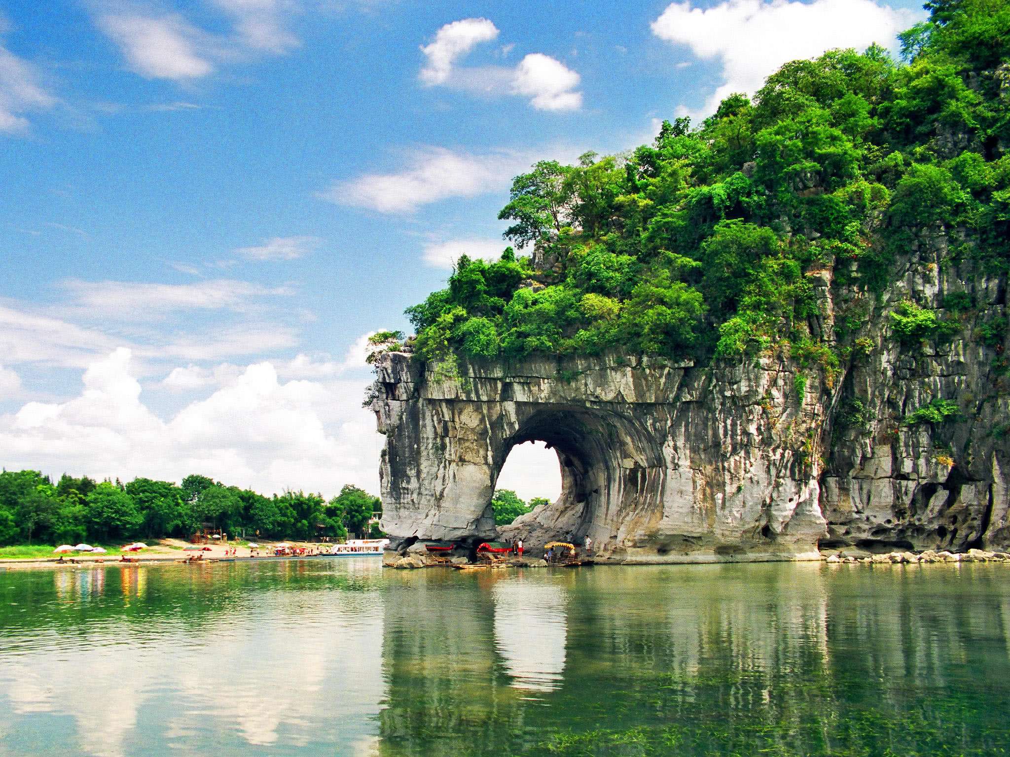 6_days_Guilin_longji_and_sanjiang_culture_tour_with_Elephant_Trunk_Hill.jpg