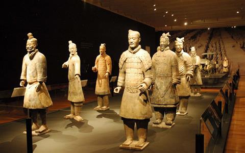 Xian_silk_road_tour_of_terracotta_warriors.jpg