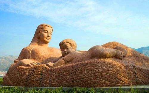 yellow_river_mothers_statue_of_china_silk_road_tour.jpg