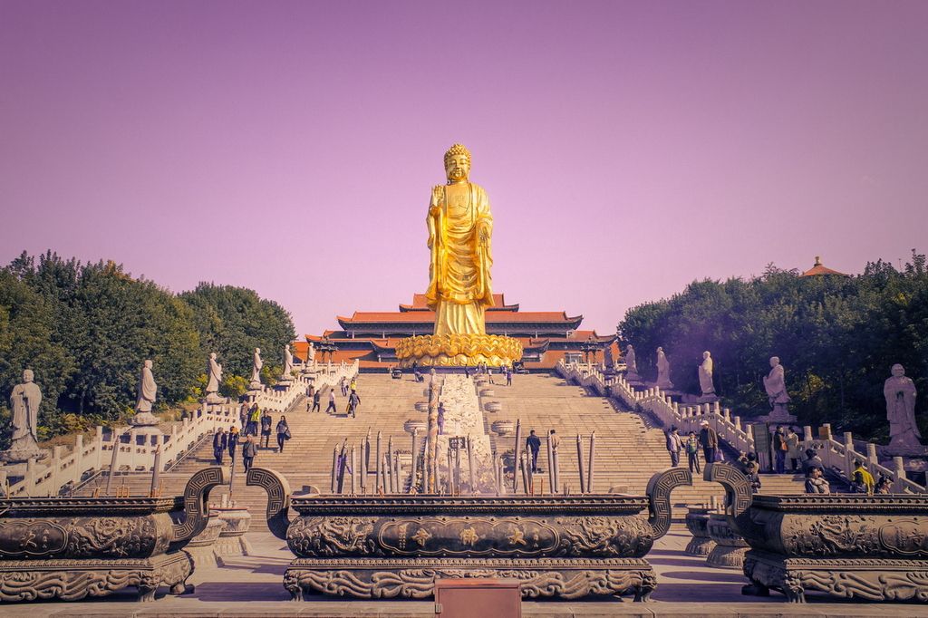 Hongguangshan Buddha.jpg