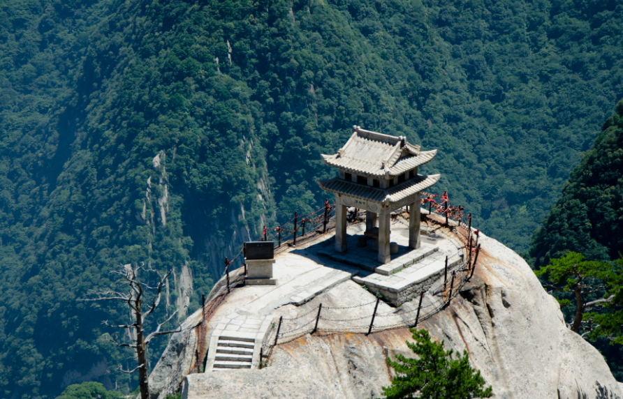 Huashan-mountain-xi'an-china-tour