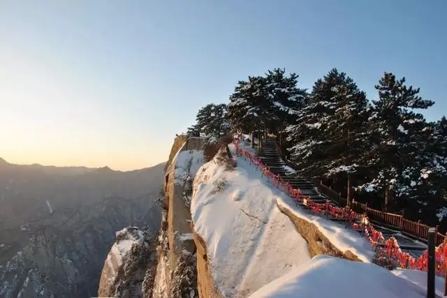 Mt. Huashan-Wild-Goose-Peak