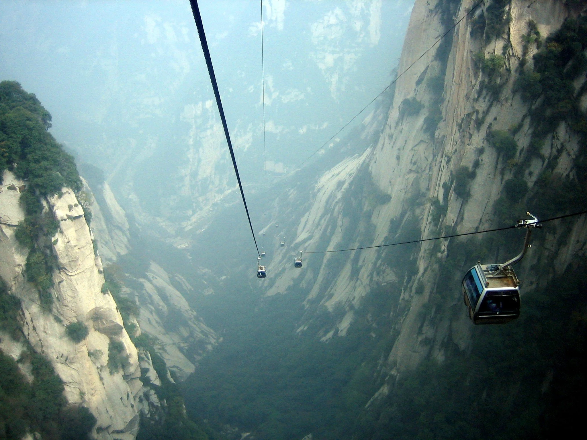 Huashan-Cable-Car-Ride