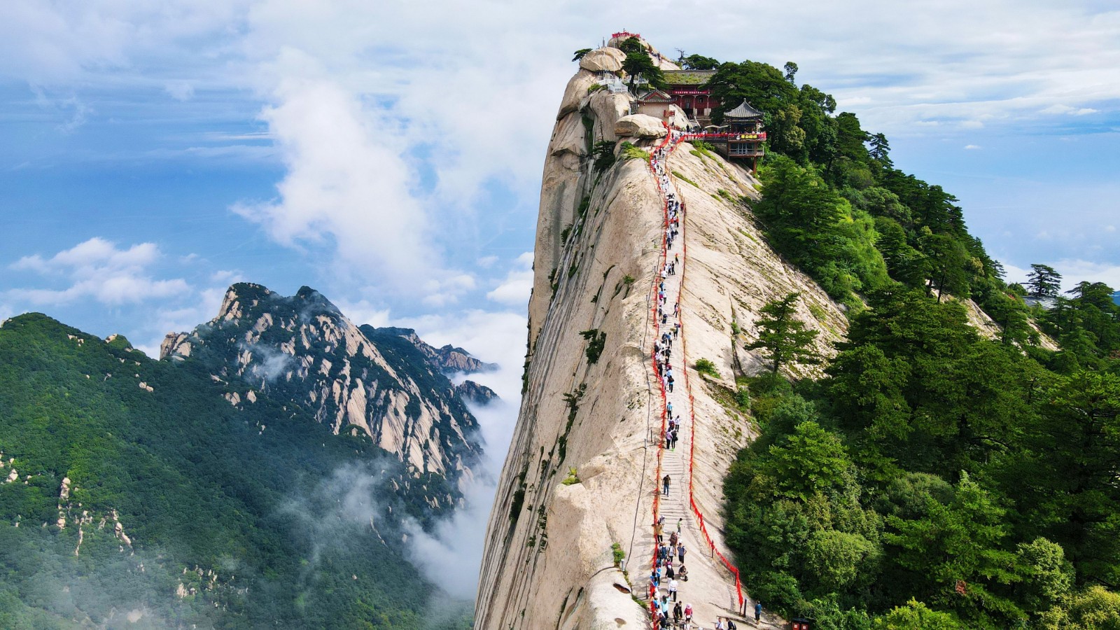 Mt.-Huashan-Landing-Wild-Goose-Peak