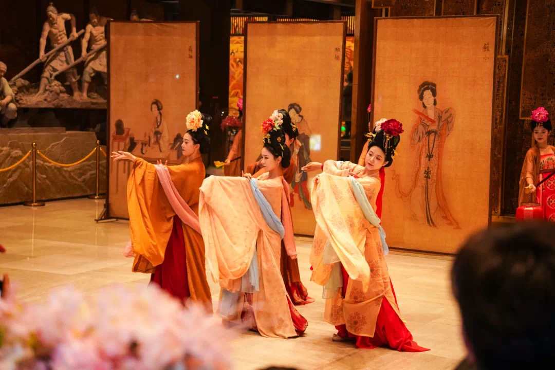 Fantastic-Tang-Dynasty-Show-with-Dumpling-Banquet-Dinner