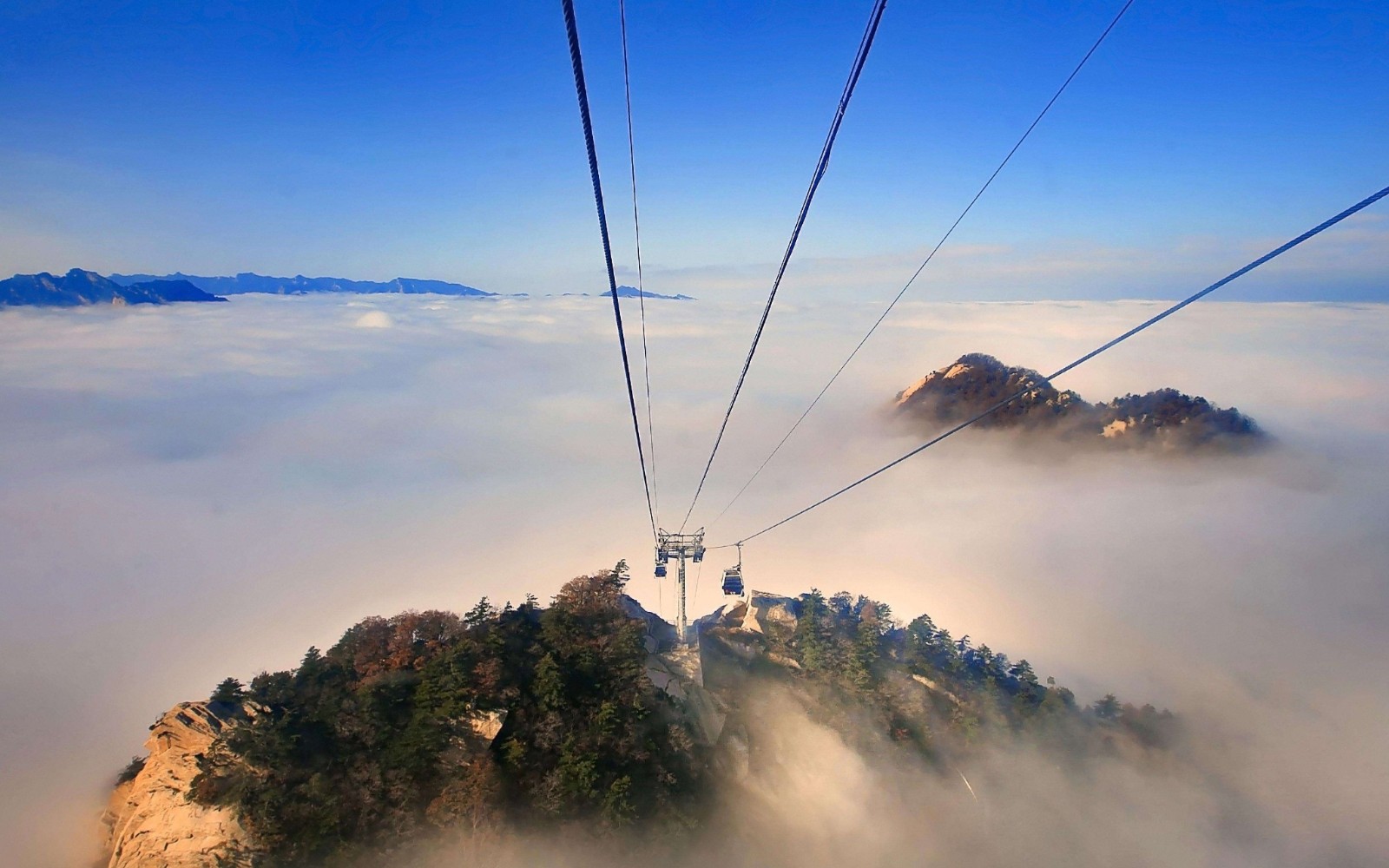 Experience-Huashan-West-Peak-Cable-Car