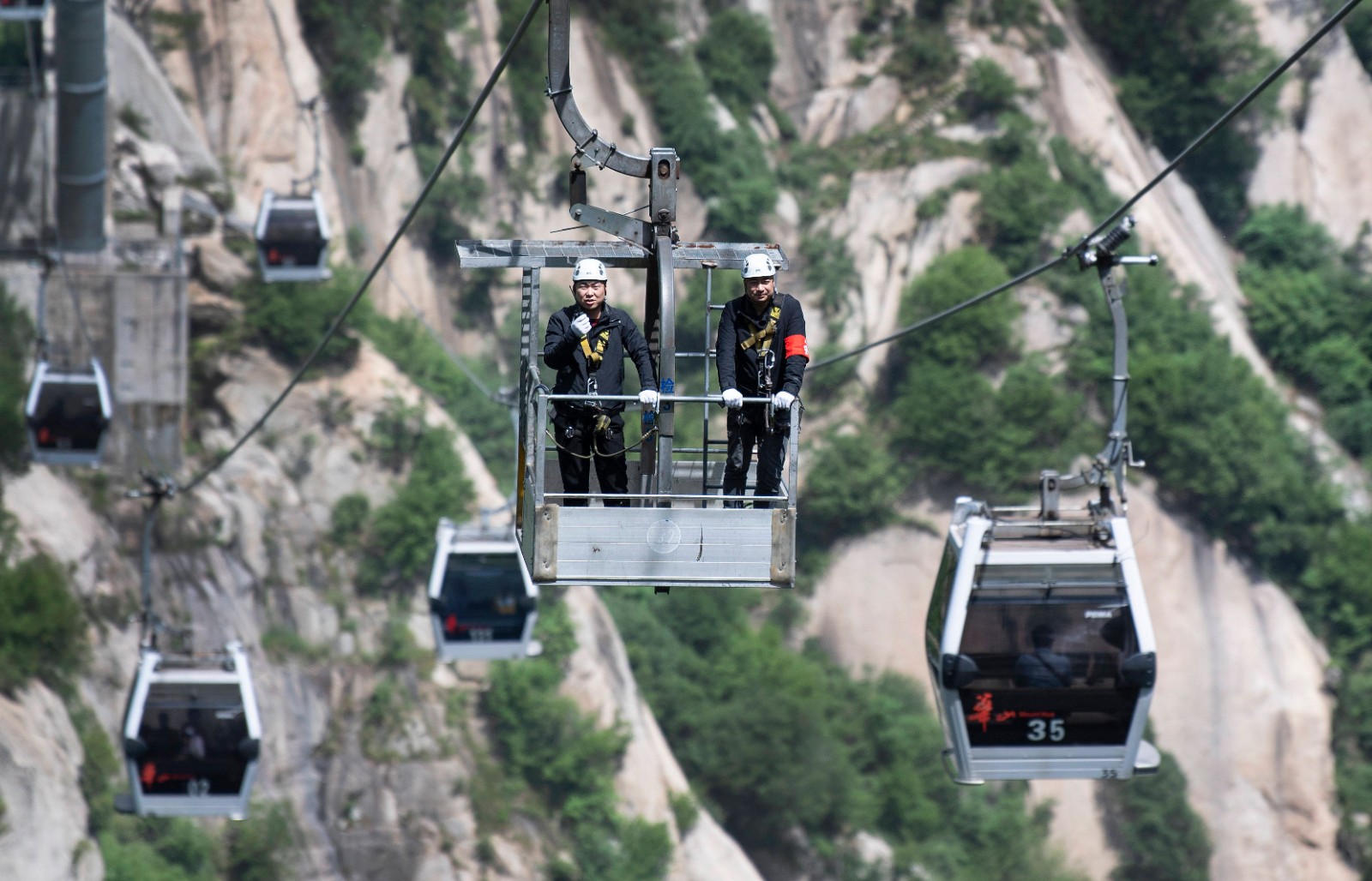 Huashan-West-Peak-Cable-Car-Experience