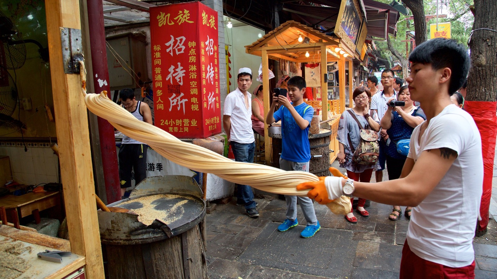 Muslim-Street-Xi'an-travel