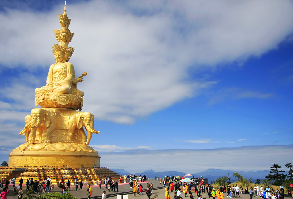 Emei-Mountain-Golden-Summit