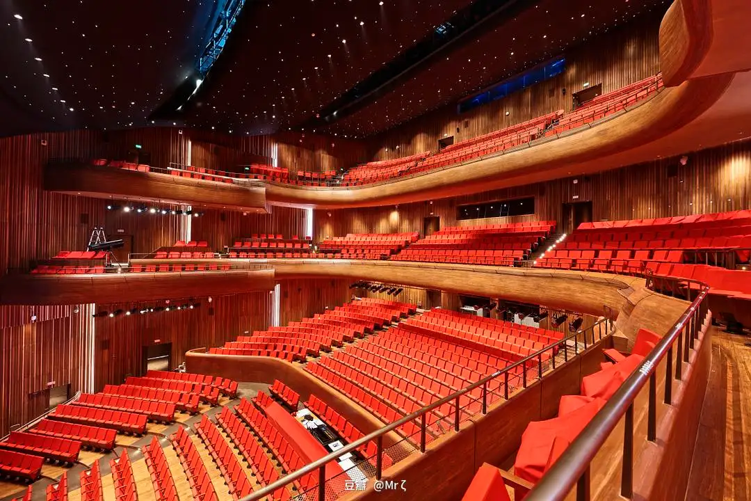 Shaanxi-Grand-Opera-House-in-Xi'an