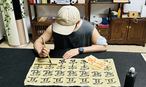 Xian-activity-xian-Calligraphy-Lesson-tour