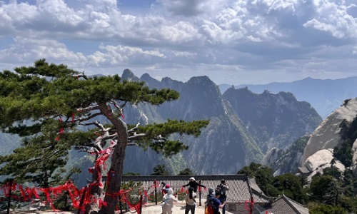 Huashan-Mountain-tour-central-peak-huashan