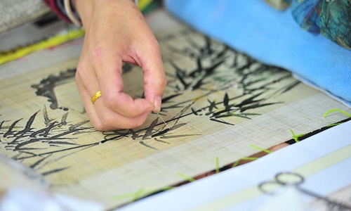 Shu-Embroidery-Workshop-Xian-to-chengdu-tour Shu-Embroidery-Workshop-Xian-to-chengdu-tour