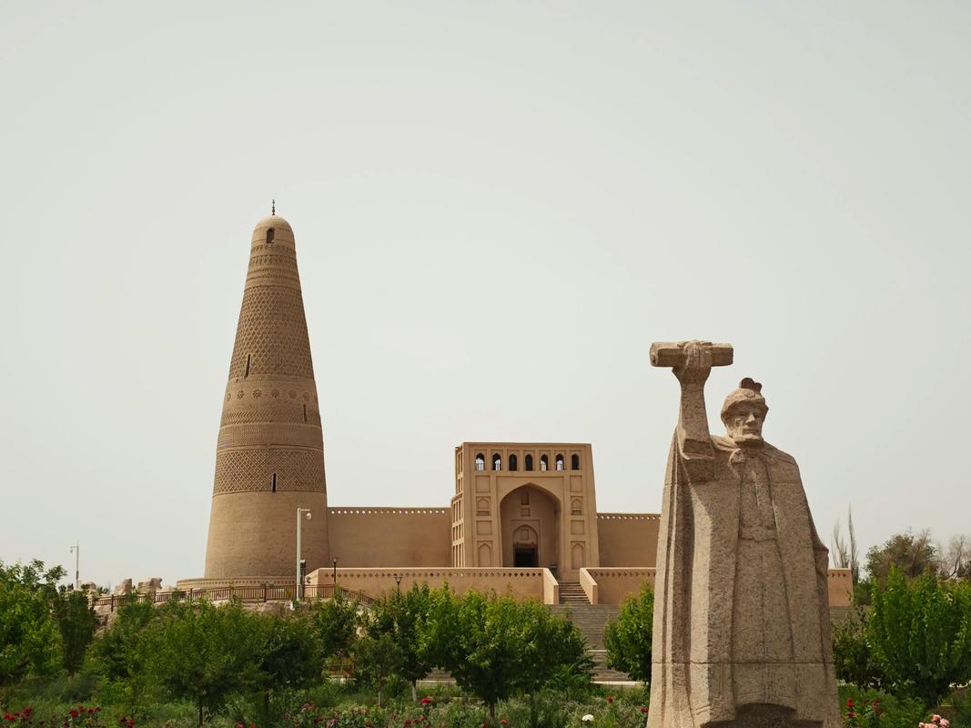 Emin-Minaret-01 Emin-Minaret-01