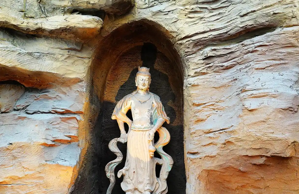 Bezeklik-Thousand-Buddha-Caves-04 Bezeklik-Thousand-Buddha-Caves-04