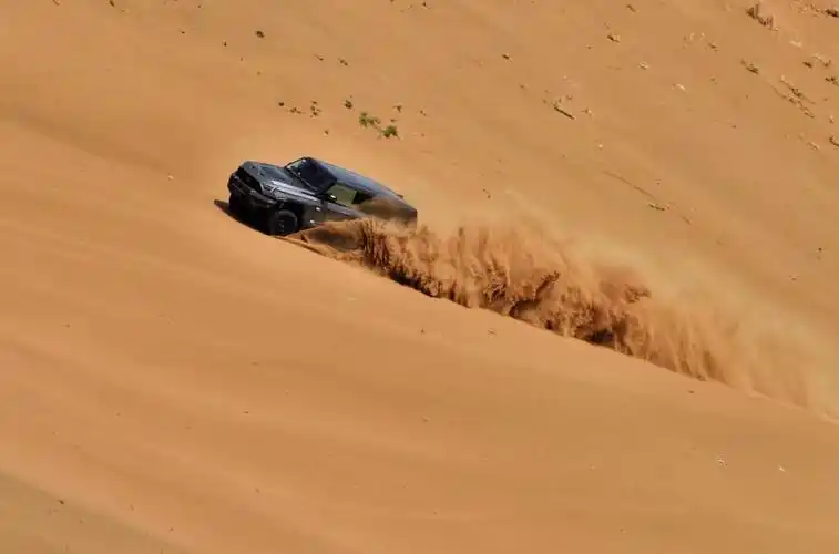 desert-off-road-vehicle desert-off-road-vehicle